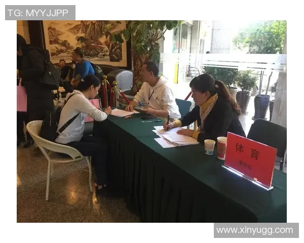 世界足球明星夫人的生活与魅力揭秘她们背后的故事与风采 世界足球明星夫人的生活与魅力揭秘她们背后的故事与风采