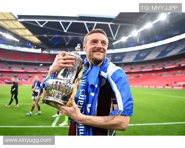 足球明星里奥的传奇人生与辉煌成就探秘 足球明星里奥的传奇人生与辉煌成就探秘