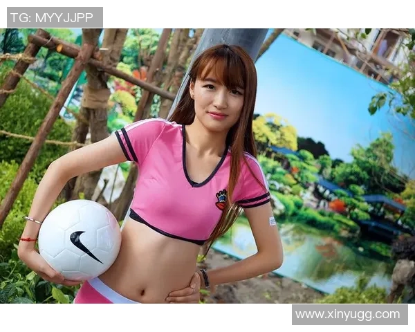 当美女偶遇足球明星时的惊喜与尴尬瞬间揭秘 当美女偶遇足球明星时的惊喜与尴尬瞬间揭秘